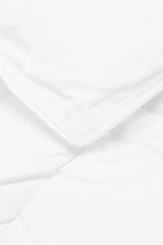 Downia Summer Lightweight Duck Down & Feather Quilt DOONA QUEEN Bed